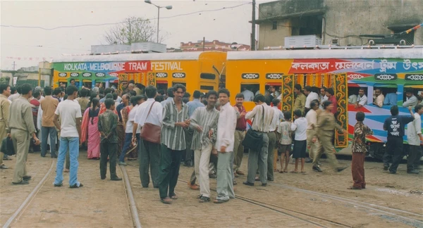 30yrs-2001b%20Sundari%20Tram%20Tollygunge%20Depot_600px-width