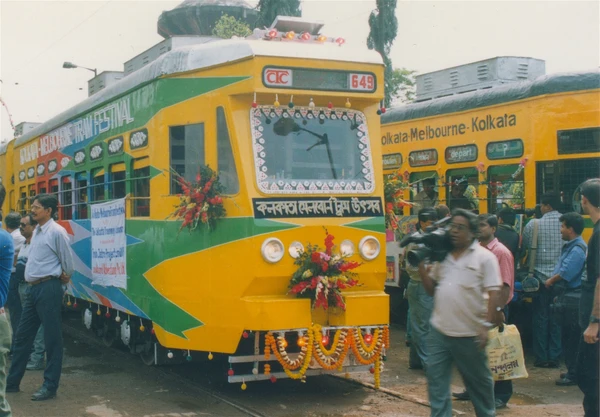 30yrs-2001b%20Sundari%20Tram%20launch%20Esplanade_600px-width