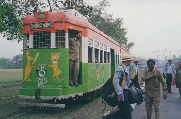 30yrs-2001c%20Cricket%20tram%20w_-%20Abbotsford%20Anglers%20Maidan1_600px-width