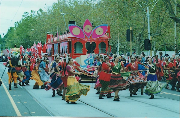 30yrs-2001d%20MELB%20Moomba%20Durga%20Tramjatra%20Tram%20copy_600px-width