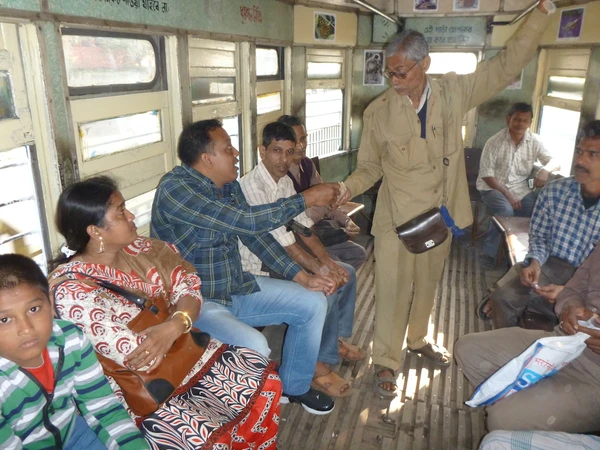 3a-Poribesh%20bandhu%20CTC%20conductor%20copy_600px-width