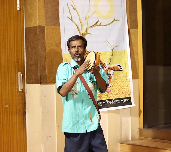 12b-Sajal%20performing%20The%20Tigers%20Story_600px-width