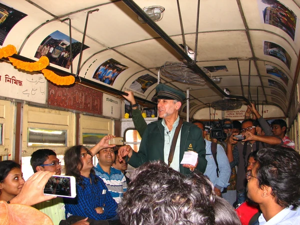 3b-2016%20Anurag%20pic%2020th%20anniversary%20Tramjatra%20launch%20day%20Roberto_600px-width